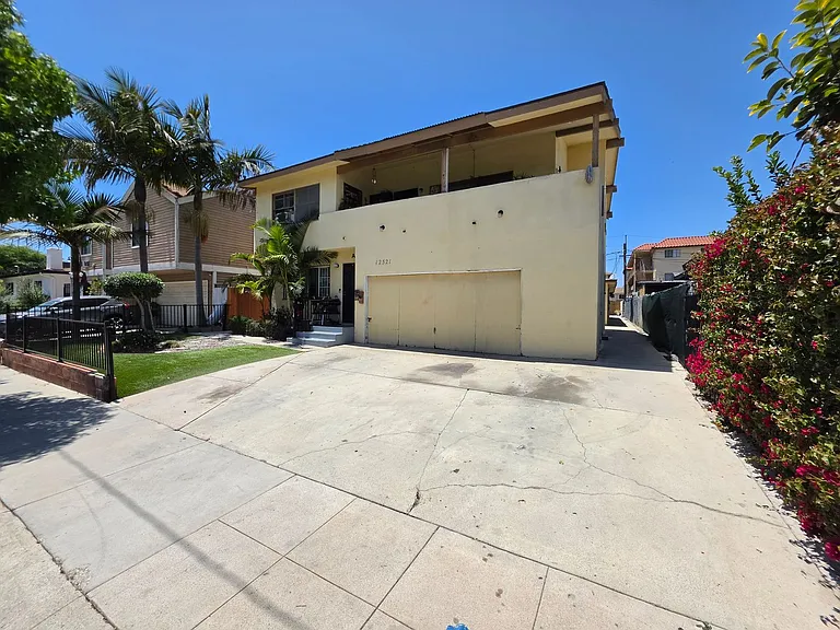 12521 York Ave — Photo 11