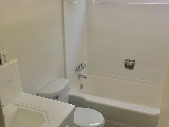 5th image of 5304 Radford Ave