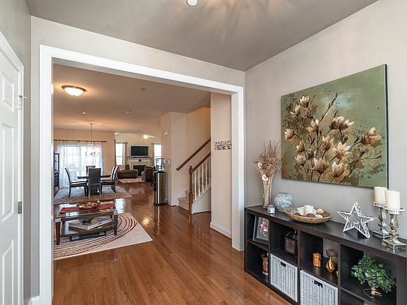 3rd image of 257 Deepdale Dr