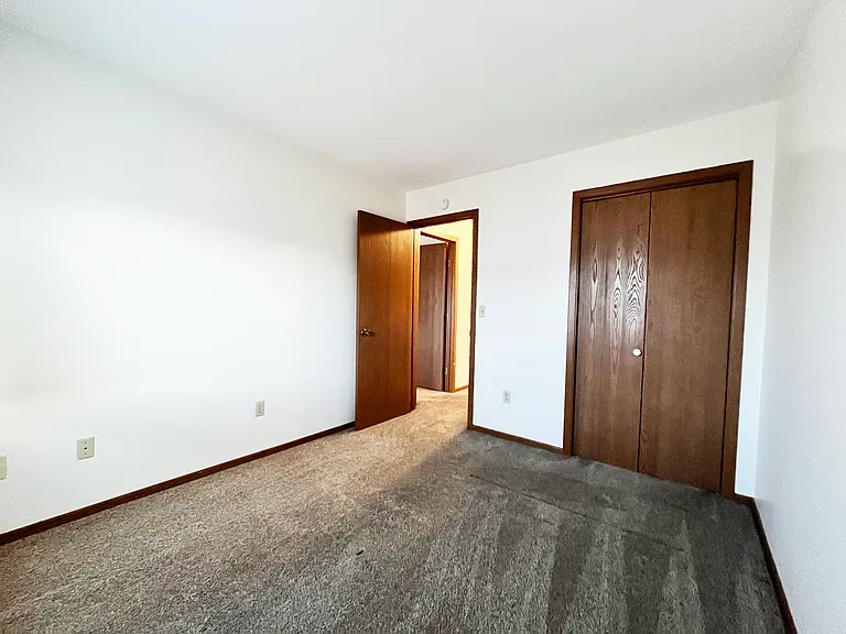 1604 Roe Crest Dr #8 — Photo 10