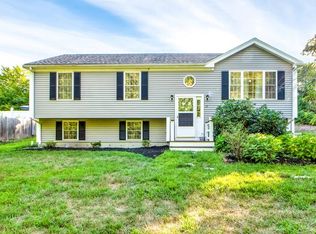 15 Old Center St, Middleboro, MA 02346
