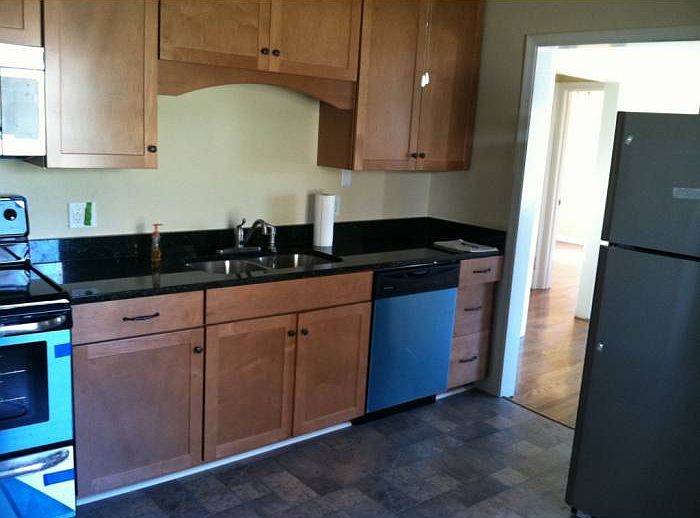 2nd image of 528 Janette Ave SW