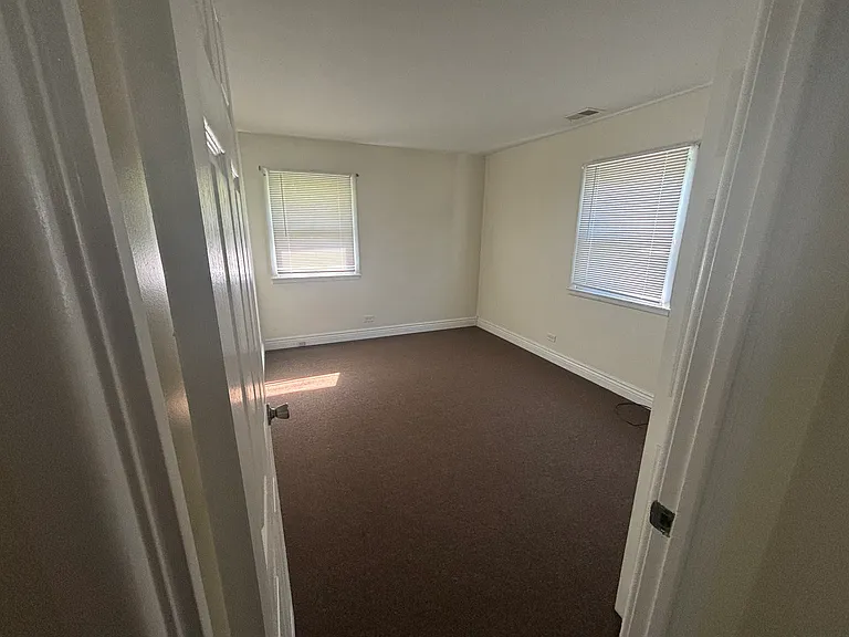 15219 Highland Ave — Photo 15