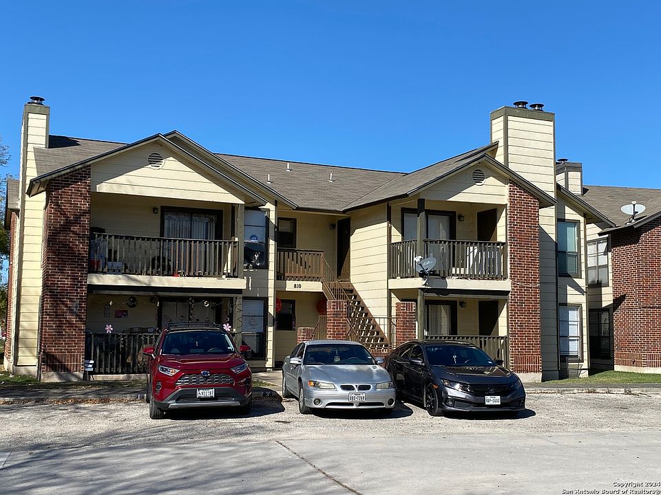 1st image of 810 STATION ST