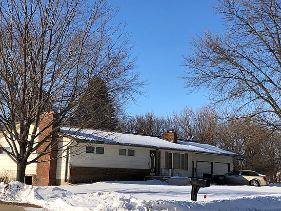 3rd image of 315 1st St N