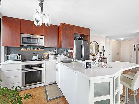 5th image of 515 E 72nd St APT 29D