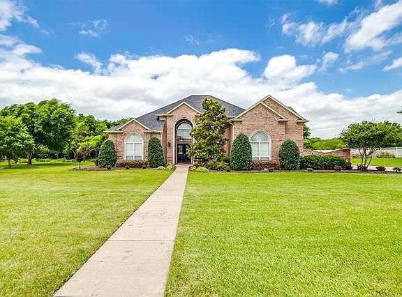 2nd image of 1008 Sunrise Ct