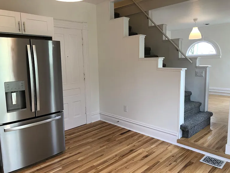 328 Paris Ave SE #3 — Photo 2