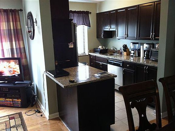 eat-at bar between kitchen and living room