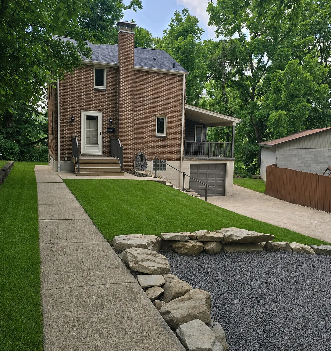 3 bed, 1.5 bath, 1301 sqft, $2,500 — Photo 1