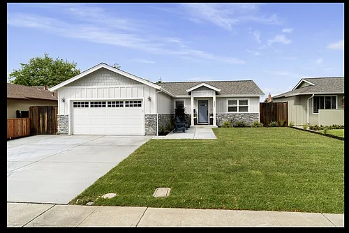 844 Sunset Dr Photo 1