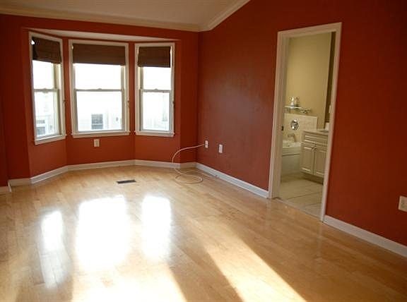 3rd image of 253 Half Moon Ct