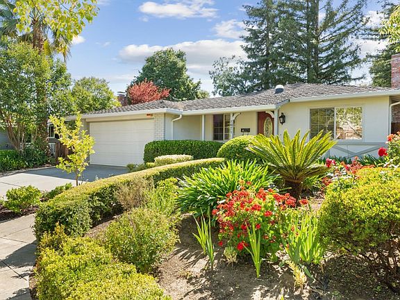 2nd image of 1071 W Hill Ct