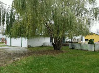 402 E 11th St, Rushville, IN