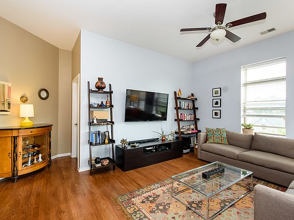 5th image of 2915 N Clybourn Ave Unit 301