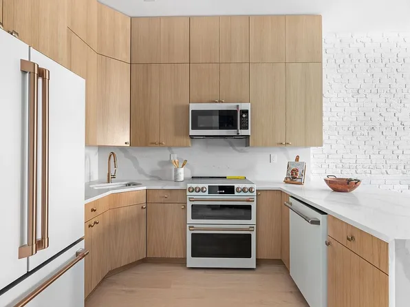 112 Luquer St #2, Brooklyn, NY 11231