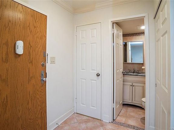 4th image of 1 Fountain Ln APT 3B