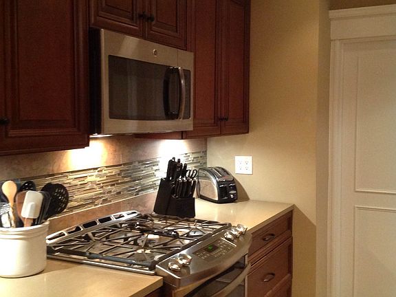 3rd image of 22 Clawson St