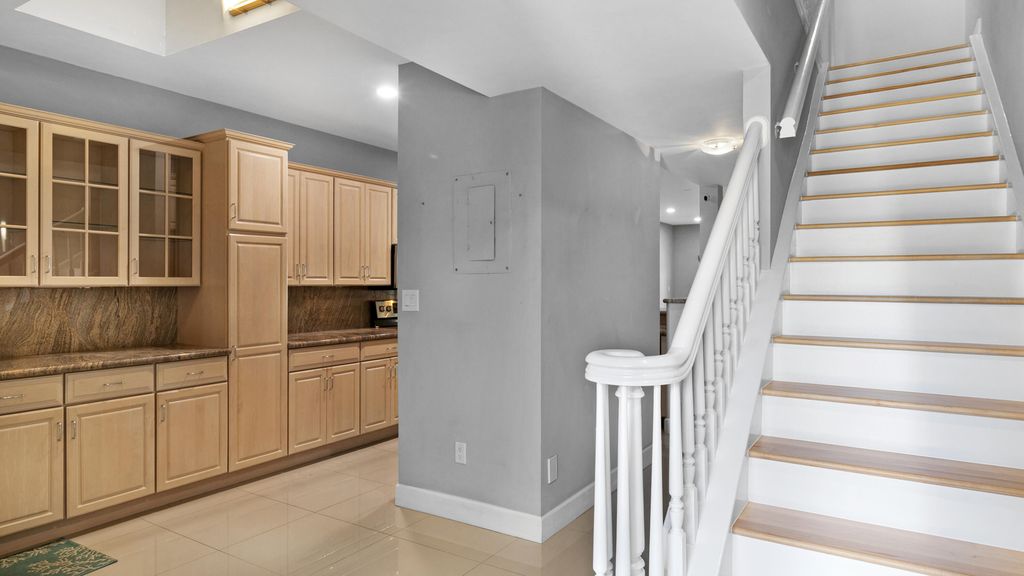 1301 N RIVERSIDE Drive #7, photo 4