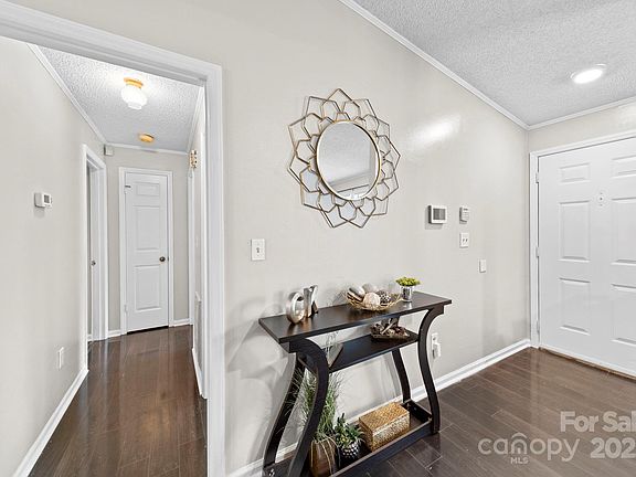 5th image of 7804 Haverstraw Ct