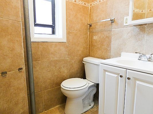 5th image of 12-17 31st Ave #D2