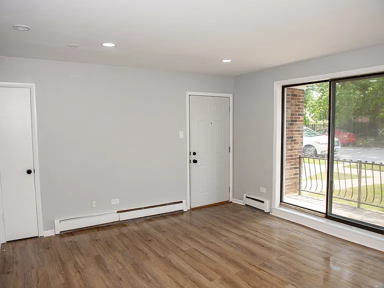 101 Oglesby Ave #1W — Photo 25