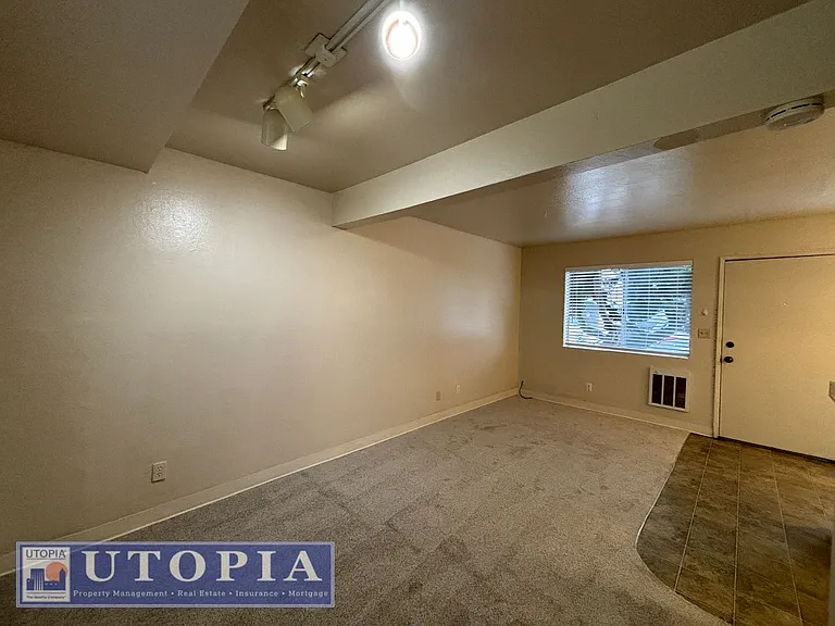 110 Kaye St #11 — Photo 4