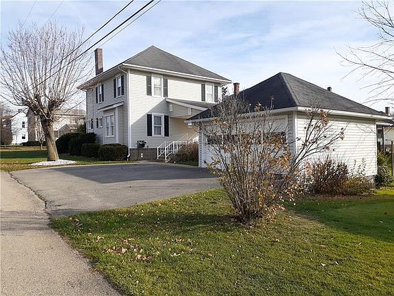 4th image of 397 Bridge St