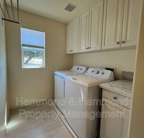 3806 Cayman Ct — Photo 12
