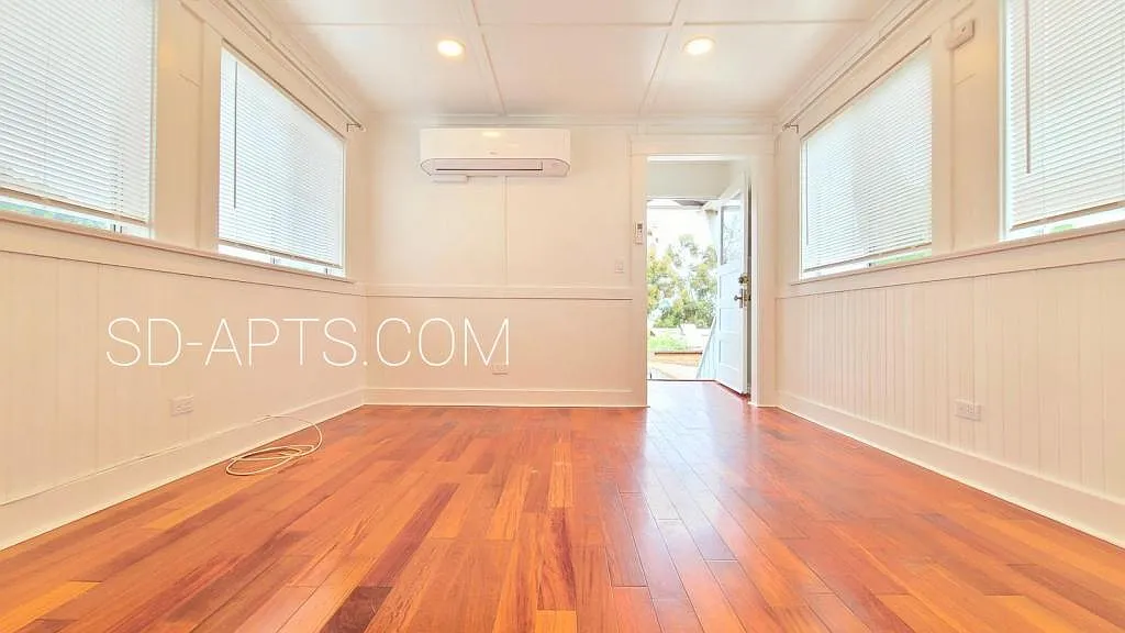 Studio, $2,150 — Photo 1