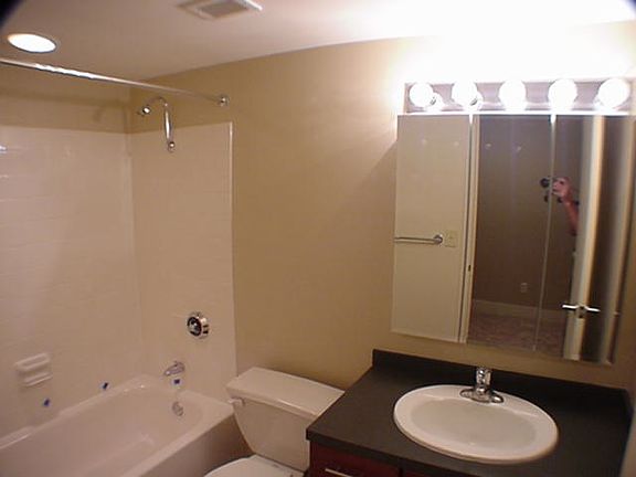 4th image of 600 E 8th St APT 3R