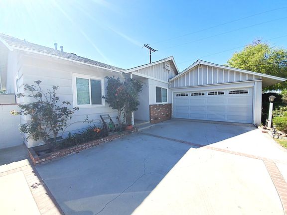3rd image of 284 W Edna Pl