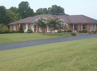 905 Mountain View Rd, King, NC 27021