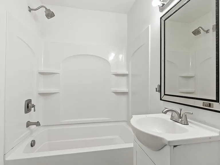 1006 Carlton Ave — Photo 6