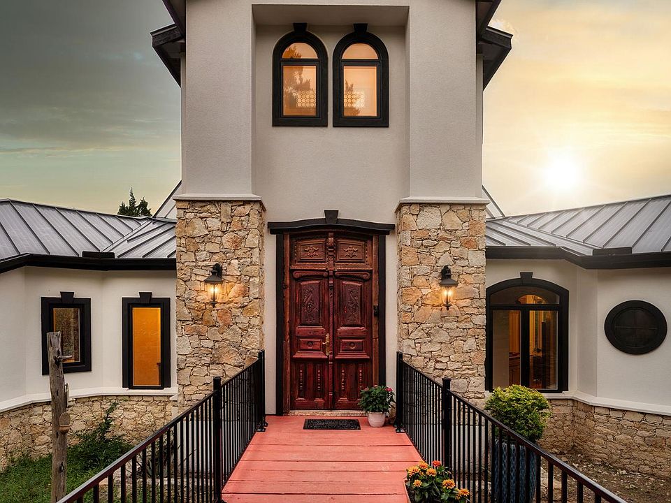 1st image of 521 Rancho Grande Dr