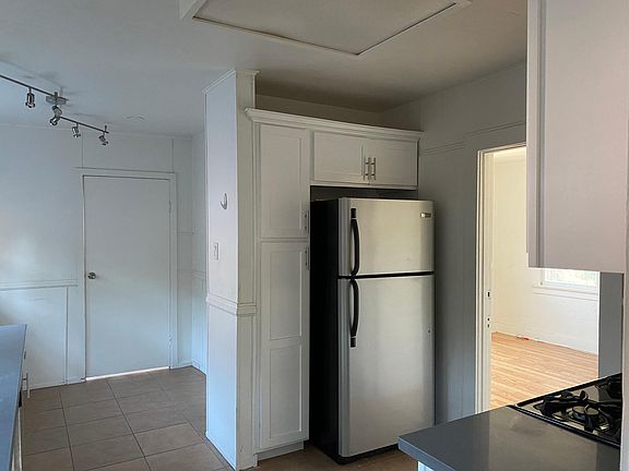 5th image of 1616 Mohawk St