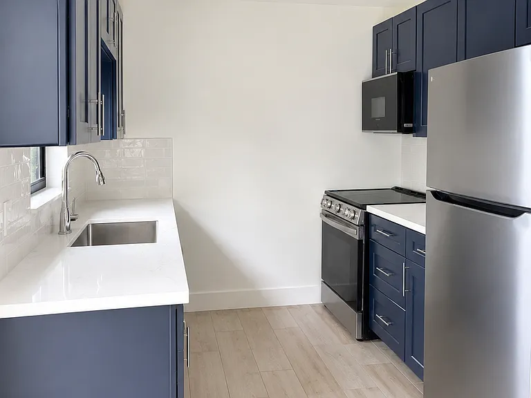 4329 SW 49th Ct — Photo 2