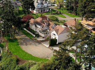 404 2nd St, Anacortes, WA 98221