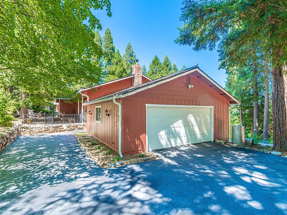 2nd image of 2611 Sherman Way
