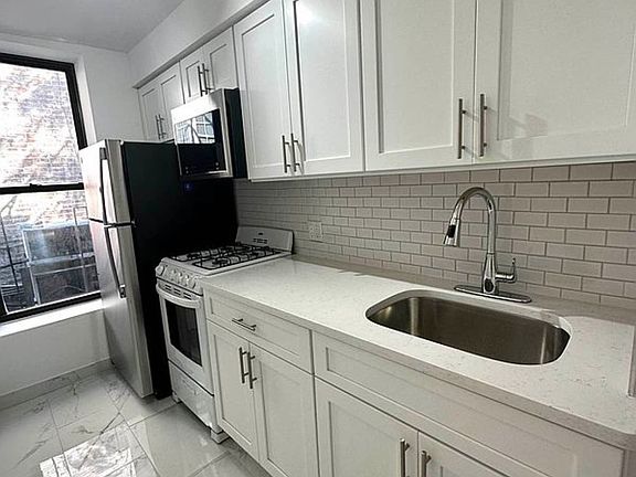 2nd image of 359 W 53rd St APT 1A