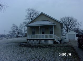 305 N Central St, Danforth, IL 60930