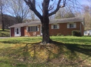 300 Maple Ln, Morehead, KY 40351