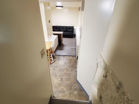 4th image of 124 N Gill St APT 5