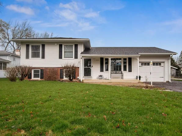 30W250 Allister Ln, Naperville, IL 60563