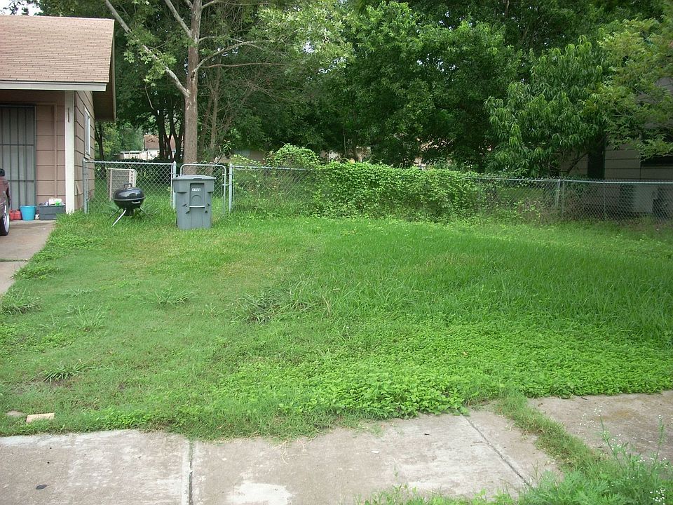 2nd image of 6908 Cherry Meadow Dr