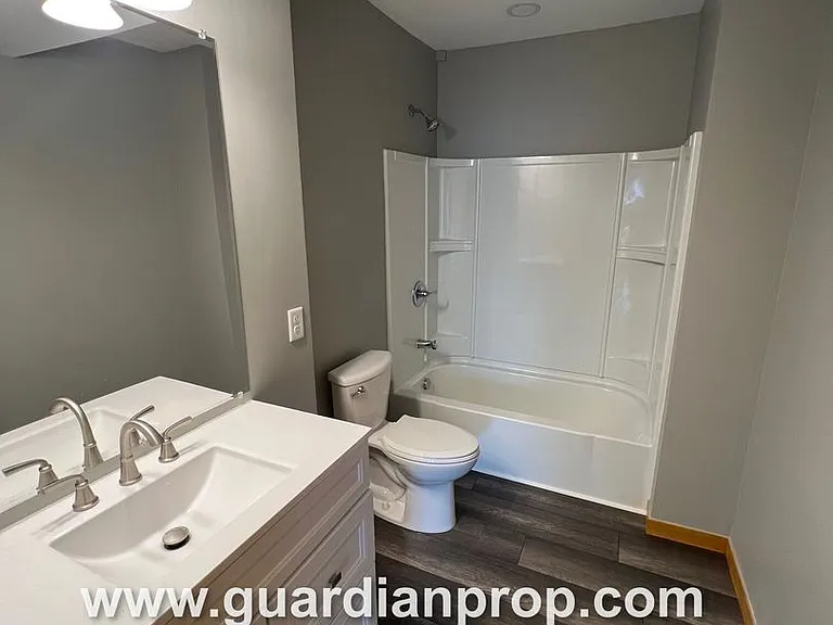 1783 Dayton Avenue — Photo 26
