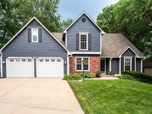 4721 Broadway Dr, Lawrence, KS 66049