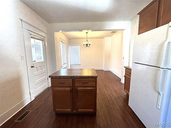 5th image of 522 White Ave