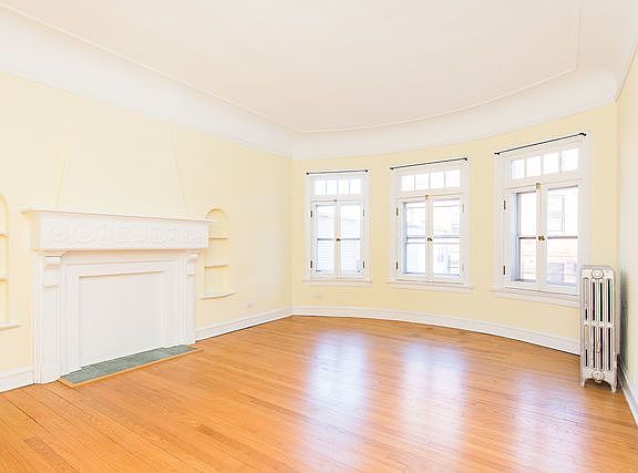 3rd image of 1421 W Thome Ave APT 2N