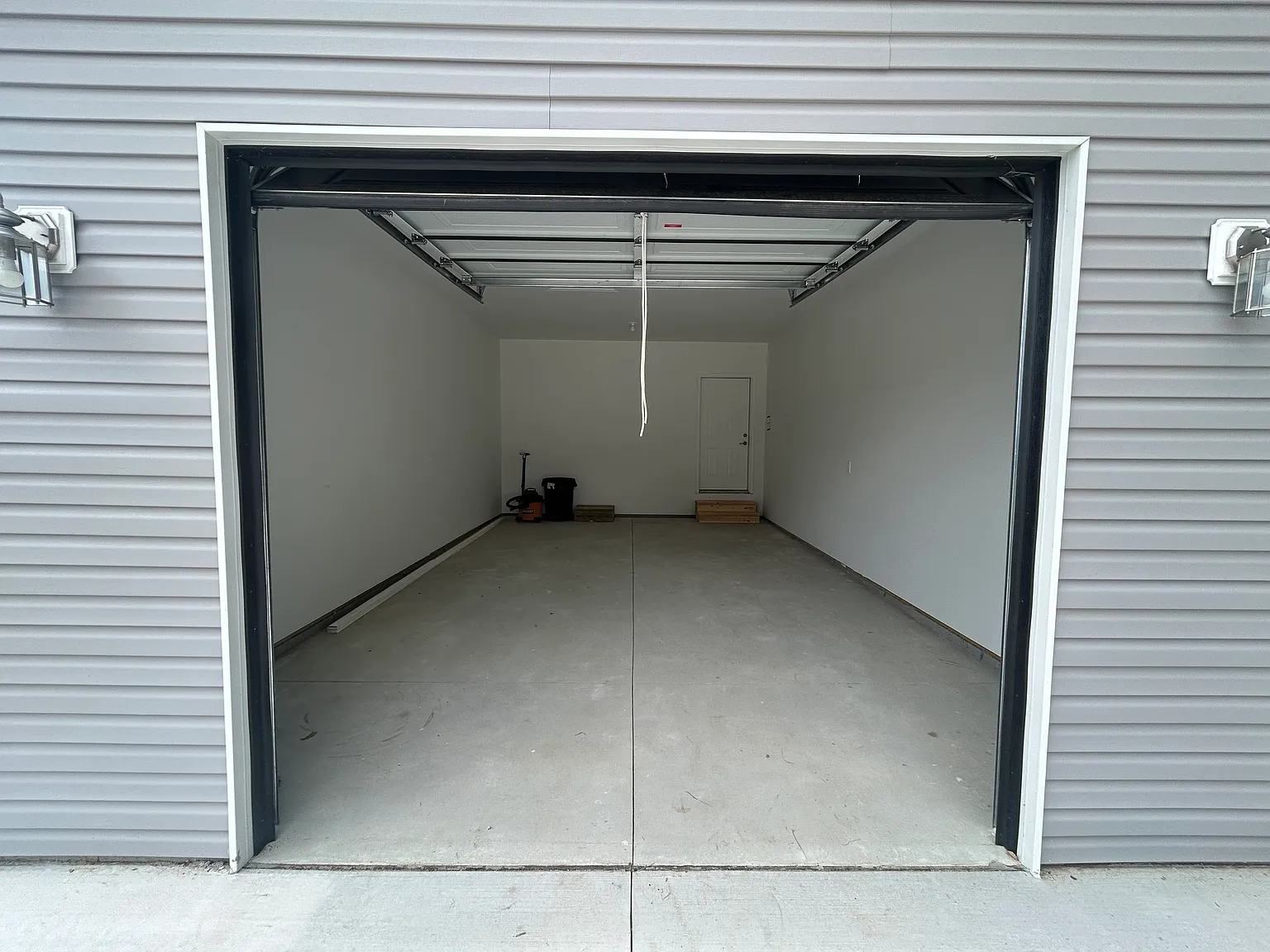 2 bed, 960 sqft, $1,400 — Photo 2